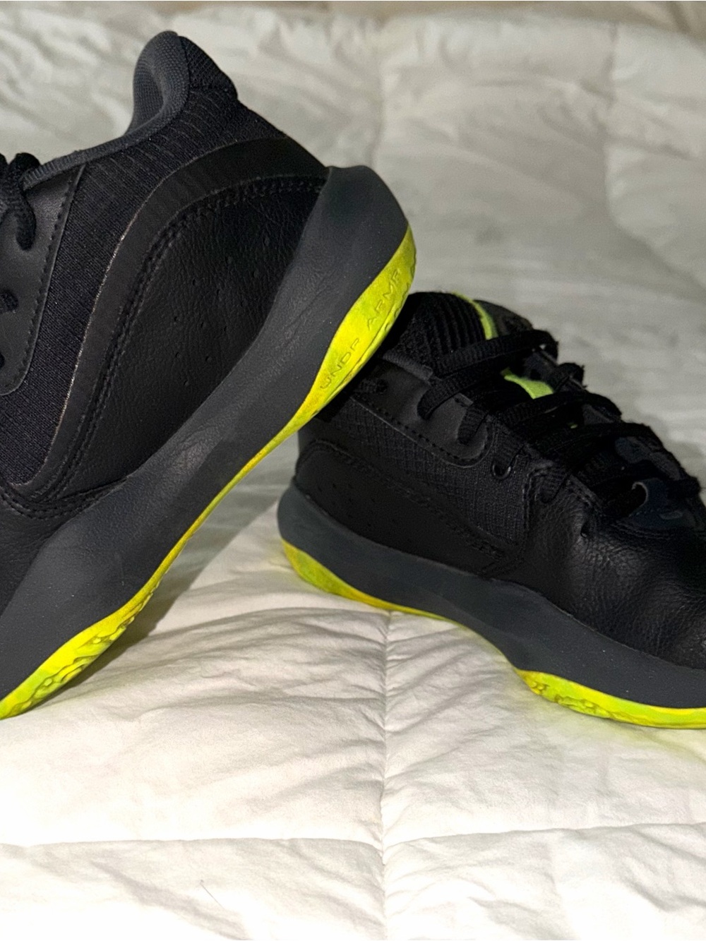 Kids under armour Black and Neon Yellow Athletic Shoes - Youth 4